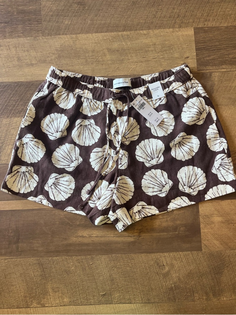 Abercrombie & Fitch Seashell Print Brown Linen Blend Shorts